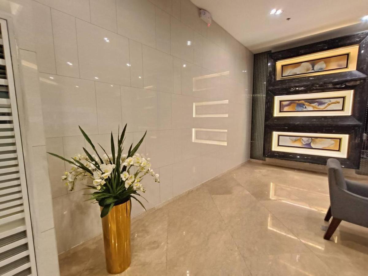 Penthouse Studio At Fame Residence 41St Floor, Shangrila-Megamall Manila Exterior foto